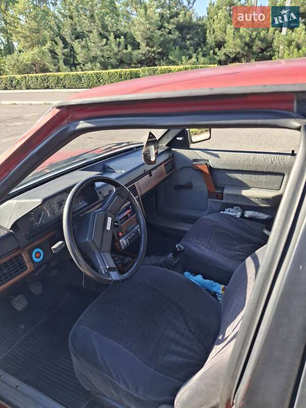 Хетчбек Москвич/АЗЛК 2141 1990 в Синельниковому