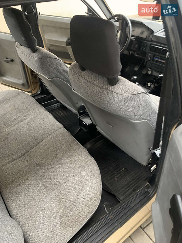 Хэтчбек Москвич/АЗЛК 2141 1991 в Днепре фото 10 Хэтчбек Москвич/АЗЛК 2141 1991 в Днепре