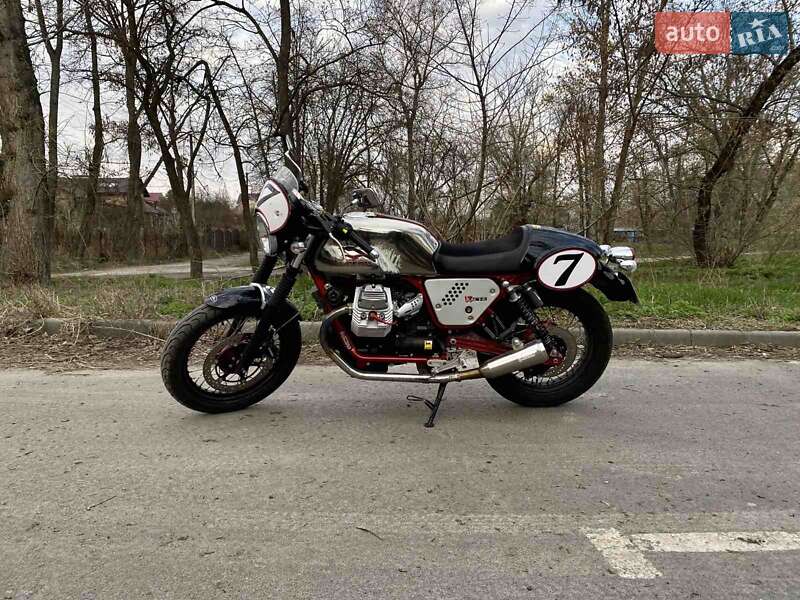 Кафе рейсер Moto Guzzi V7 Racer 2011 в Киеве