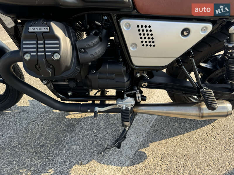 Кафе рейсер Moto Guzzi V7 Stone 2017 в Киеве