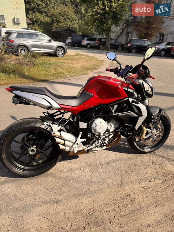 Мотоцикл Без обтекателей (Naked bike) Mv agusta Brutale 2013 в Киеве