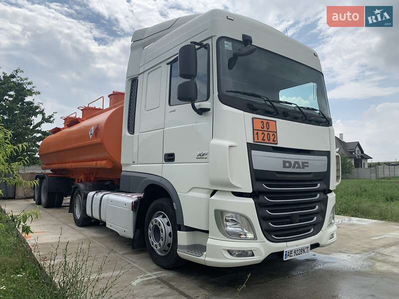 Цистерна полуприцеп Нефаз 9674 2002 в Днепре