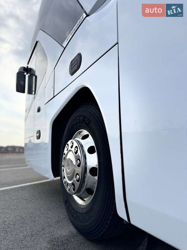 Туристичний / Міжміський автобус Neoplan N 5217 2011 в Чернівцях