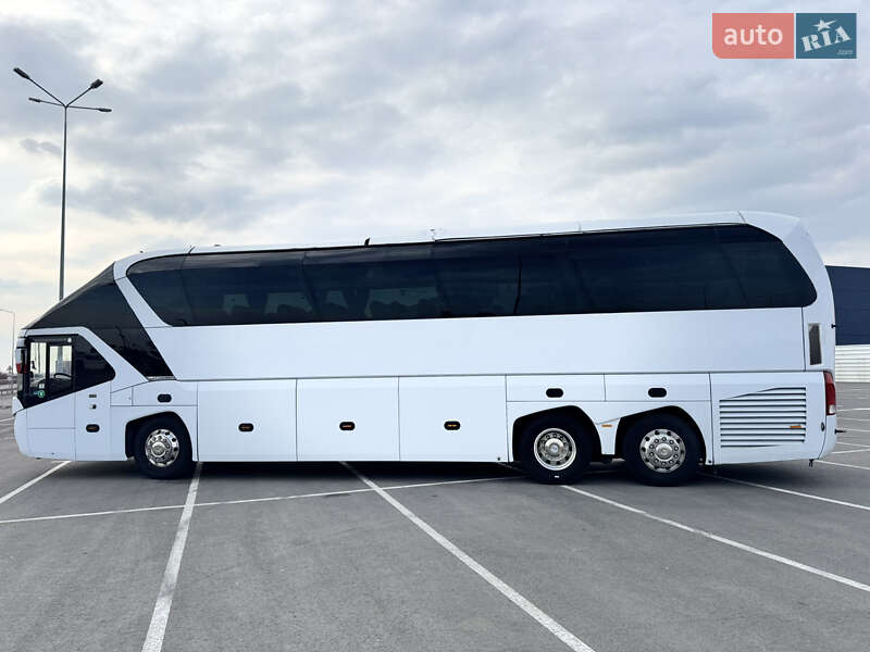 Туристичний / Міжміський автобус Neoplan N 5217 2011 в Чернівцях