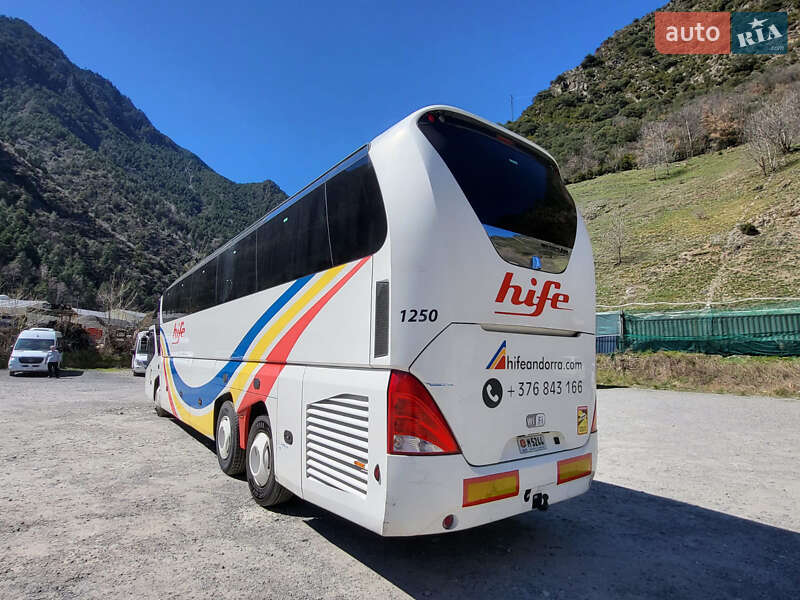 Туристичний / Міжміський автобус Neoplan N 2010 в Чернівцях