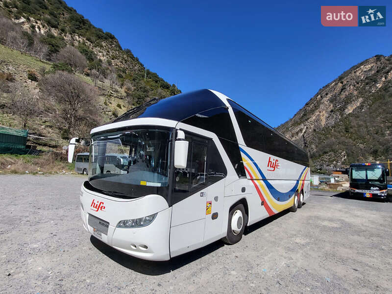 Туристичний / Міжміський автобус Neoplan N 2010 в Чернівцях