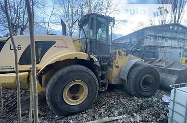 Фронтальный погрузчик New Holland 270 2009 в Одессе