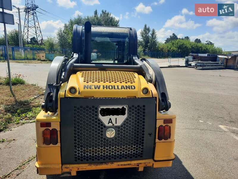 Міні-вантажник New Holland L218 2012 в Києві