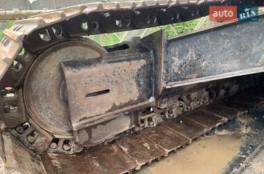 Гусеничный экскаватор New Holland LB 2008 в 