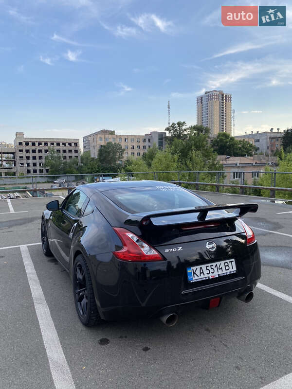 Купе Nissan 370Z 2015 в Киеве