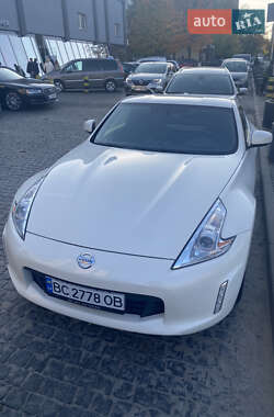 Купе Nissan 370Z 2015 в Львові