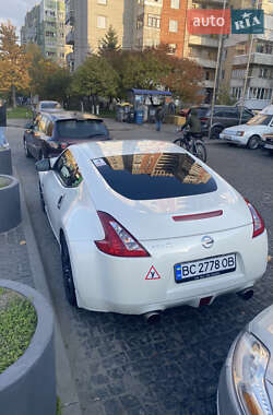 Купе Nissan 370Z 2015 в Львові