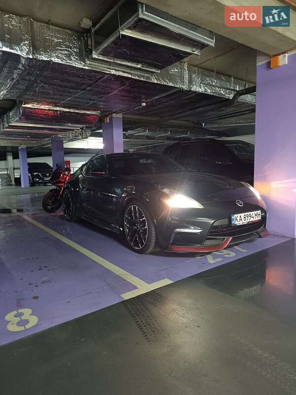 Купе Nissan 370Z 2018 в Киеве фото 10 Купе Nissan 370Z 2018 в Киеве