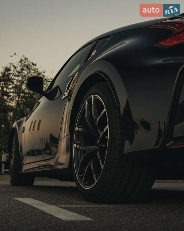 Купе Nissan 370Z 2018 в Киеве фото 18 Купе Nissan 370Z 2018 в Киеве