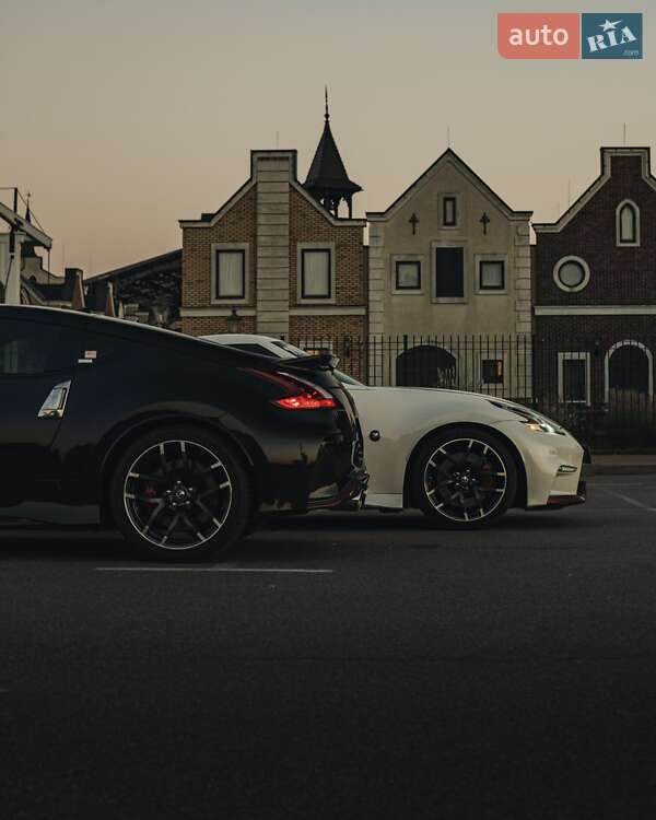Купе Nissan 370Z 2018 в Киеве фото 19 Купе Nissan 370Z 2018 в Киеве