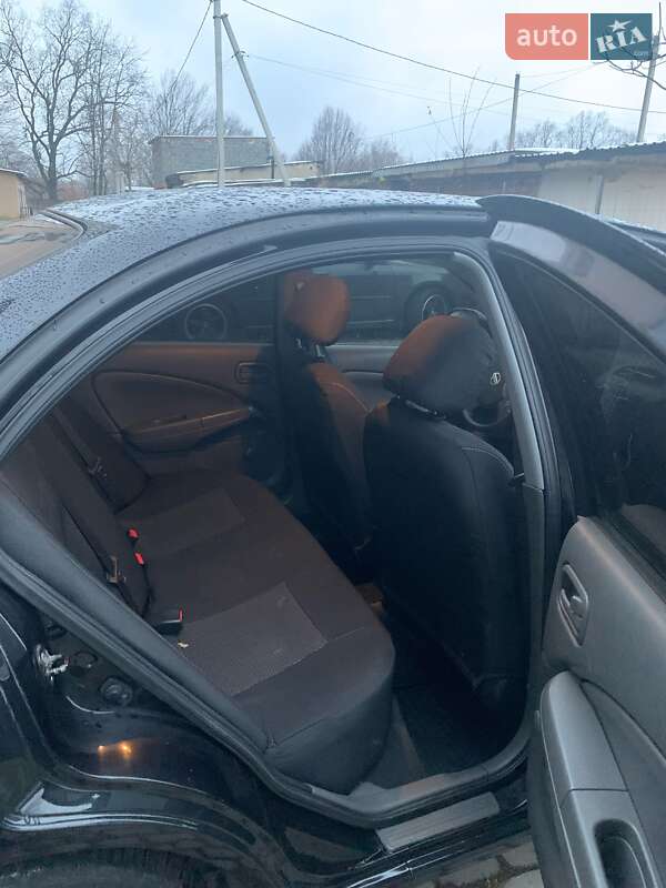 Седан Nissan Almera Classic 2010 в Ивано-Франковске