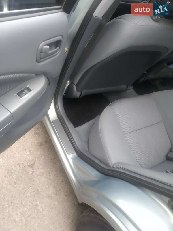 Седан Nissan Almera Classic 2006 в Киеве