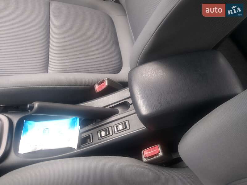 Седан Nissan Almera Classic 2006 в Киеве