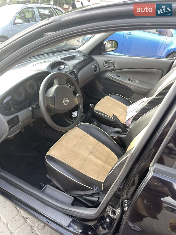 Седан Nissan Almera Classic 2010 в Львове