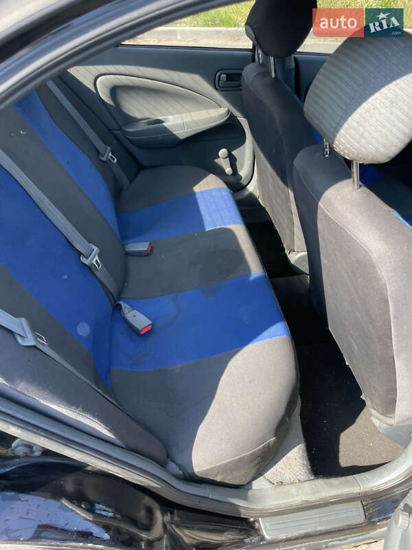 Седан Nissan Almera Classic 2006 в Києві