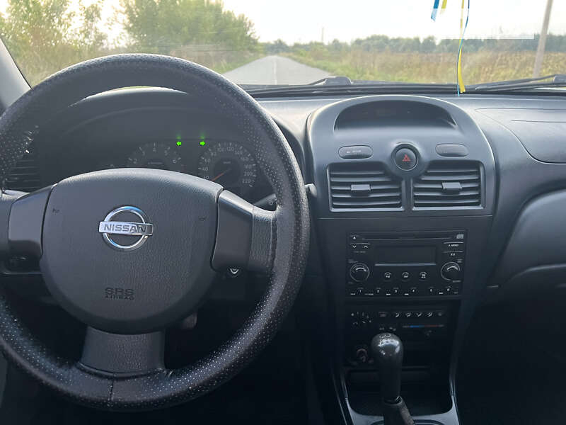 Седан Nissan Almera Classic 2007 в Мене