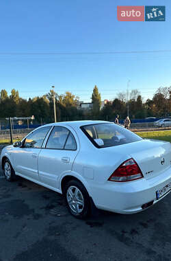 Седан Nissan Almera Classic 2012 в Киеве