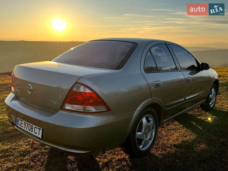 Седан Nissan Almera Classic 2010 в Черновцах