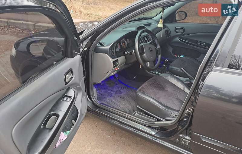 Седан Nissan Almera Classic 2012 в Житомире