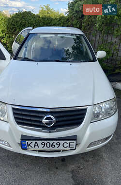 Седан Nissan Almera Classic 2012 в Новых Петровцах