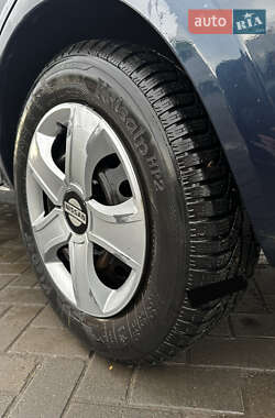 Седан Nissan Almera Classic 2008 в 