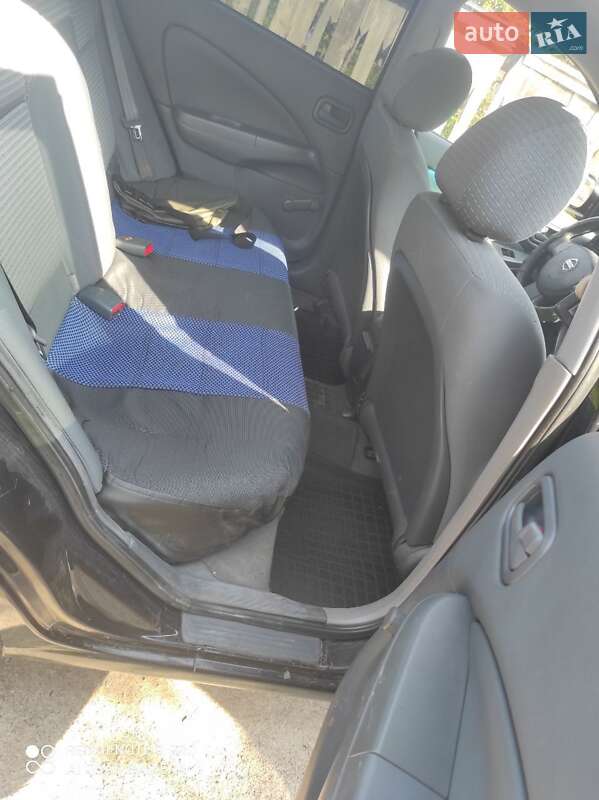 Седан Nissan Almera Classic 2006 в Прилуках