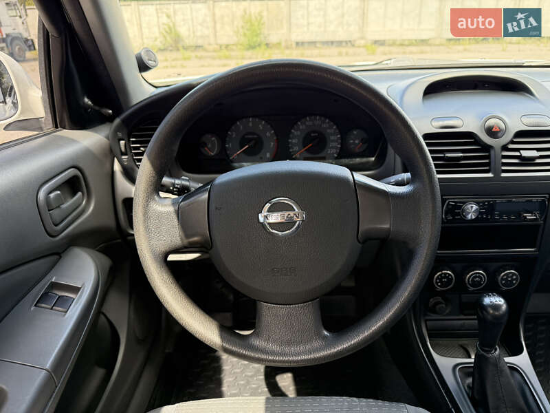 Седан Nissan Almera Classic 2012 в Кременчуге