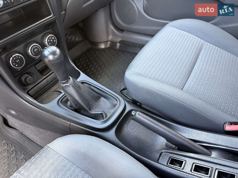 Седан Nissan Almera Classic 2012 в Кременчуге