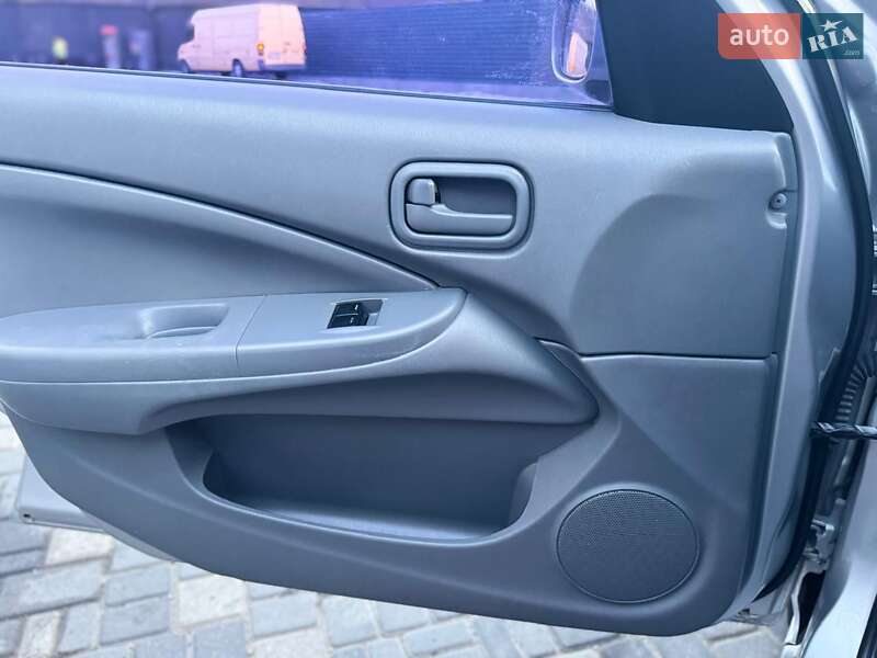 Седан Nissan Almera Classic 2008 в Николаеве фото 7 Седан Nissan Almera Classic 2008 в Николаеве