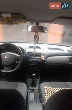 Седан Nissan Almera Classic 2010 в 