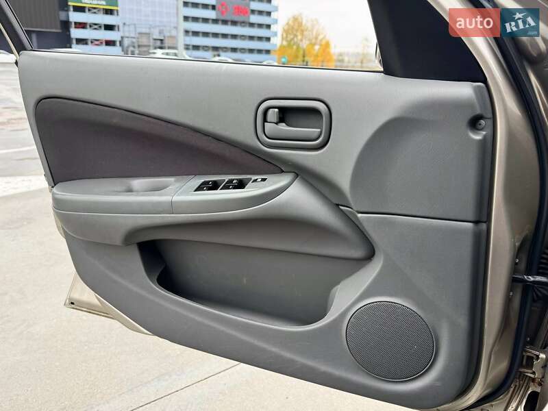 Седан Nissan Almera Classic 2011 в Киеве фото 32 Седан Nissan Almera Classic 2011 в Киеве