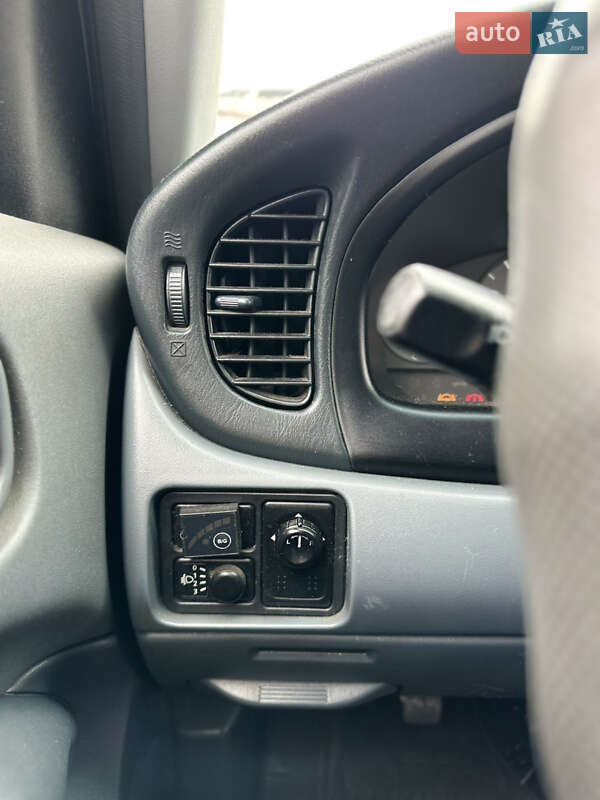 Седан Nissan Almera Classic 2006 в Кременчуге фото 19 Седан Nissan Almera Classic 2006 в Кременчуге