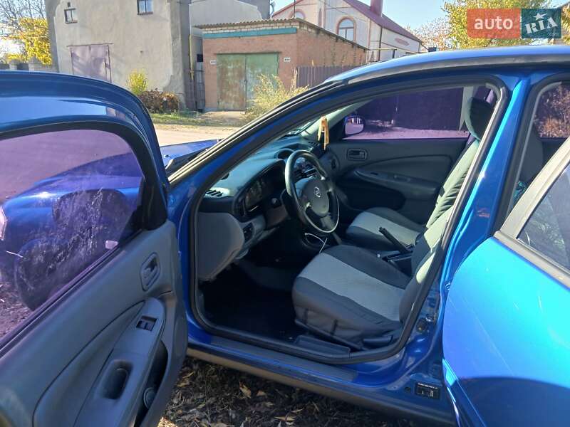 Седан Nissan Almera Classic 2006 в Первомайске