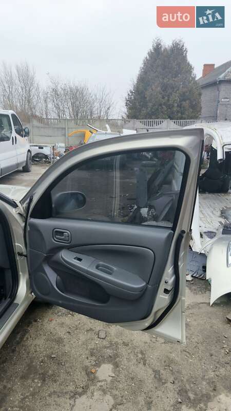 Седан Nissan Almera Classic 2008 в Остроге