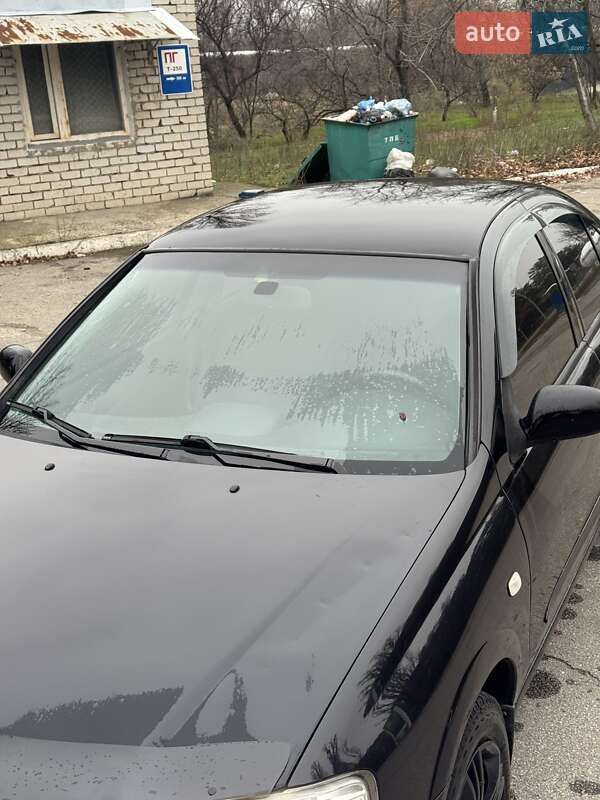 Седан Nissan Almera Classic 2006 в Днепре