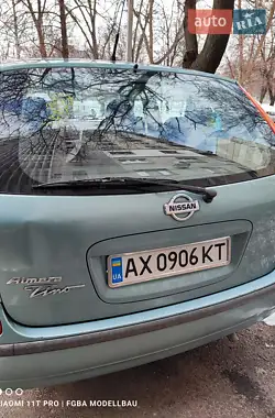 Nissan Almera Tino 2000
