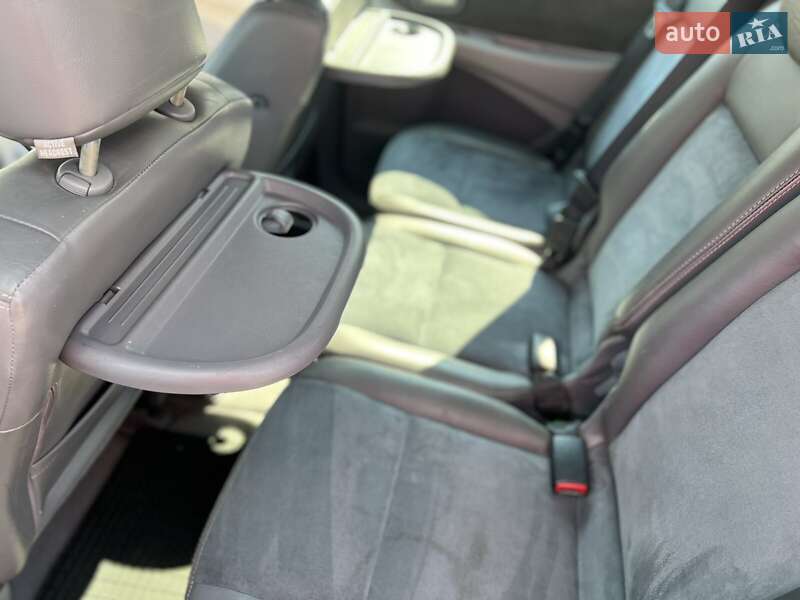 Мінівен Nissan Almera Tino 2003 в Володимирі фото 18 Мінівен Nissan Almera Tino 2003 в Володимирі