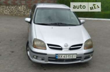 Минивэн Nissan Almera Tino 2001 в Волочиске