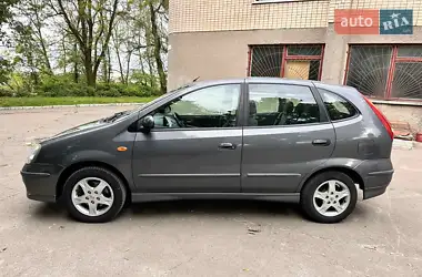 Nissan Almera Tino 2005