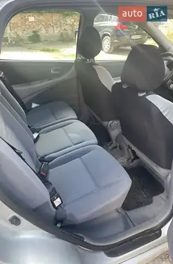 Nissan Almera Tino 2004