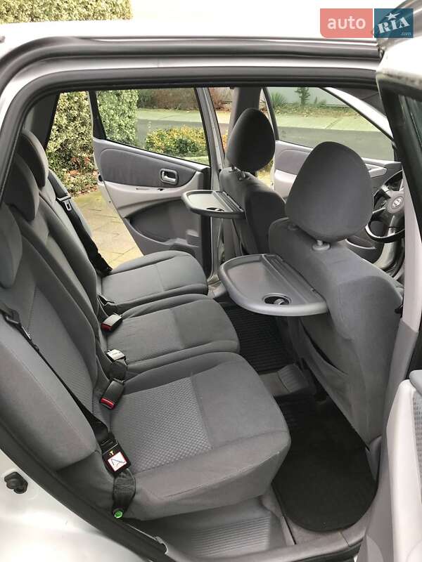 Минивэн Nissan Almera Tino 2004 в Киеве