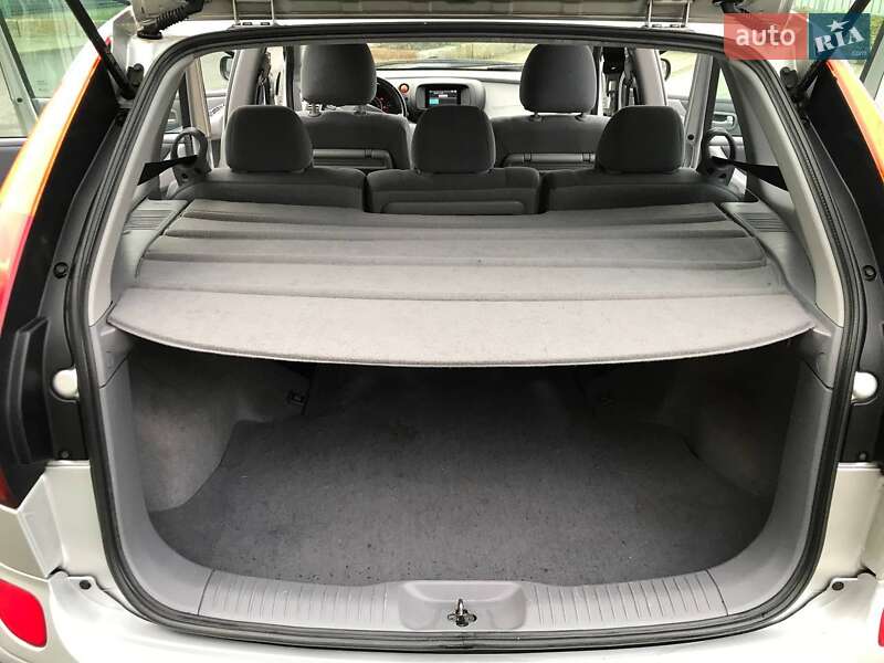 Минивэн Nissan Almera Tino 2004 в Киеве