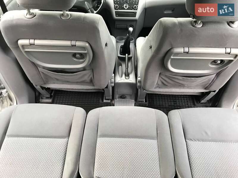 Минивэн Nissan Almera Tino 2004 в Киеве