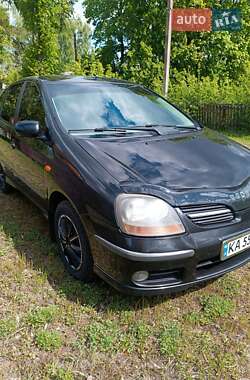 Минивэн Nissan Almera Tino 2002 в 
