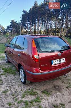 Минивэн Nissan Almera Tino 2001 в 